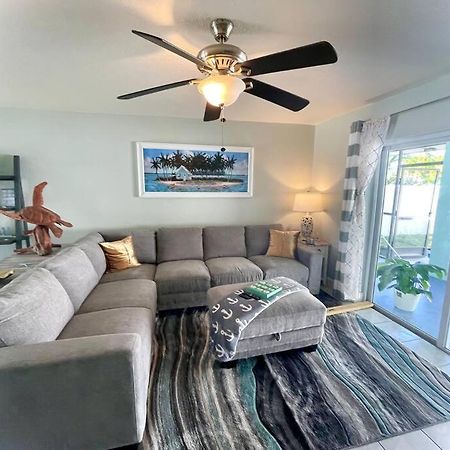 Sparkling 2Bed 1Bath Beach Home - Unit 214 شاطئ كوكوا المظهر الخارجي الصورة