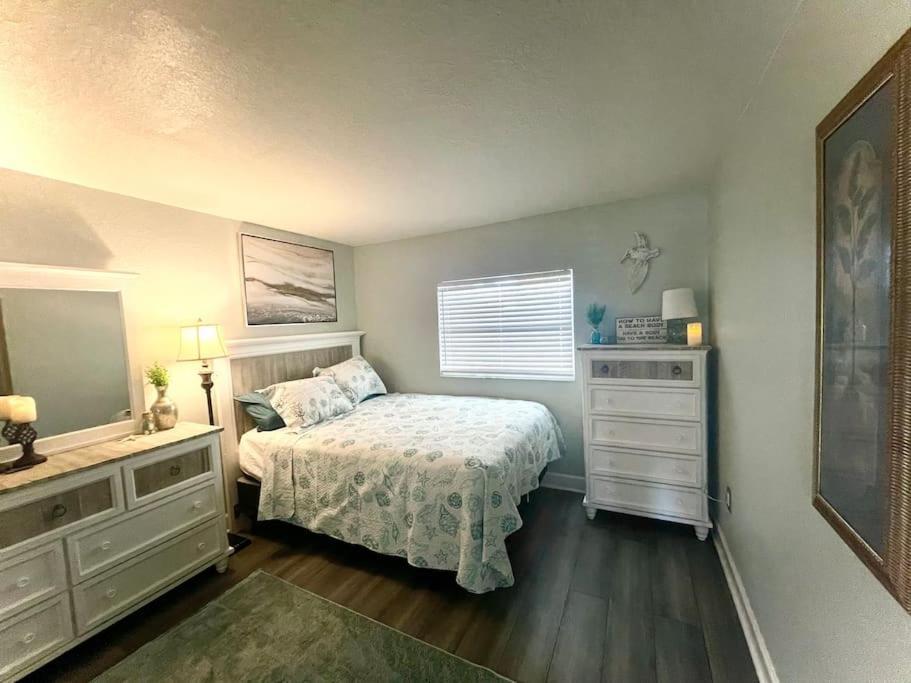 Sparkling 2Bed 1Bath Beach Home - Unit 214 شاطئ كوكوا المظهر الخارجي الصورة